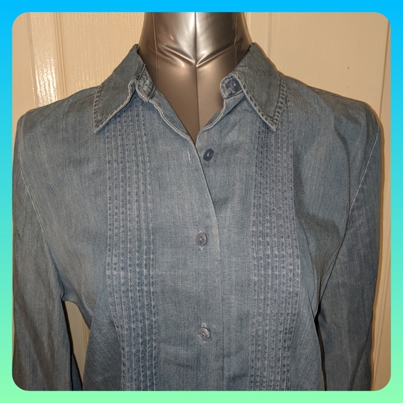 5/$25 colored denim top button-up soft and comfortable unworn size 8 - Picture 2 of 7